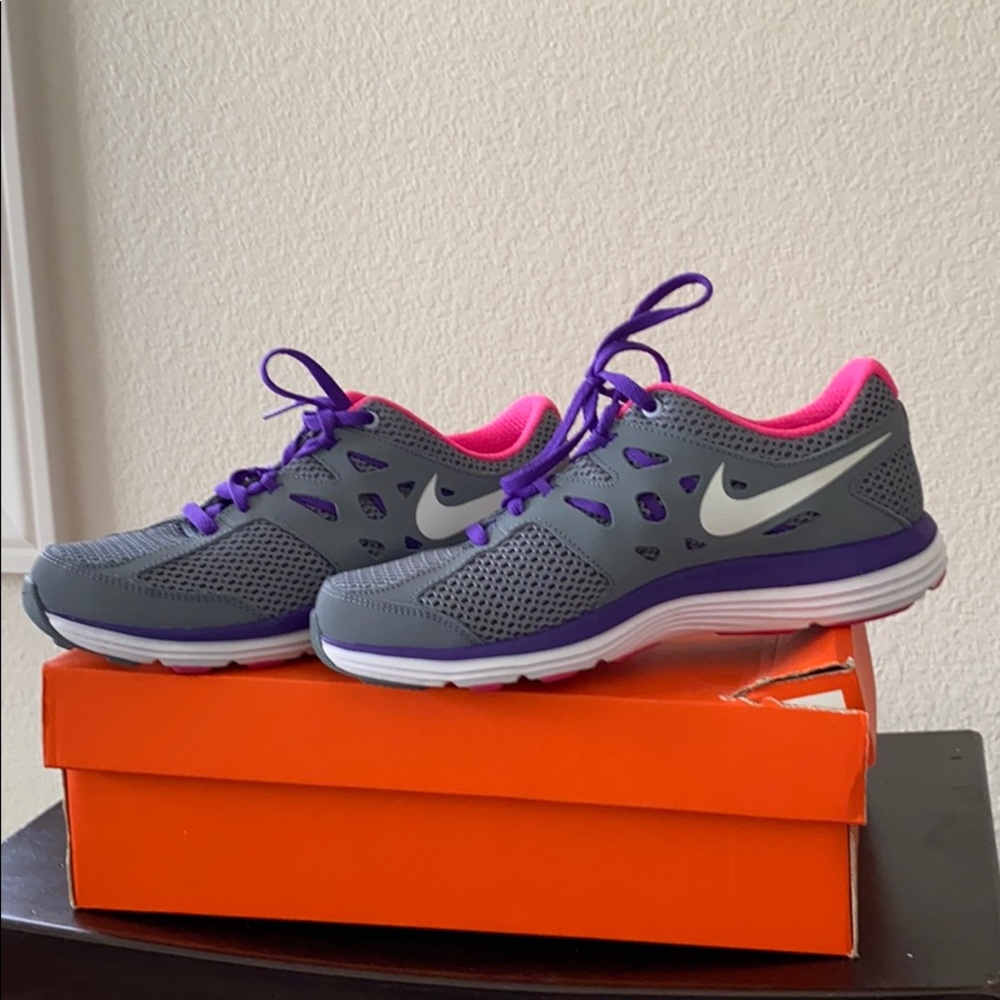 Nike sneakers (5Y)